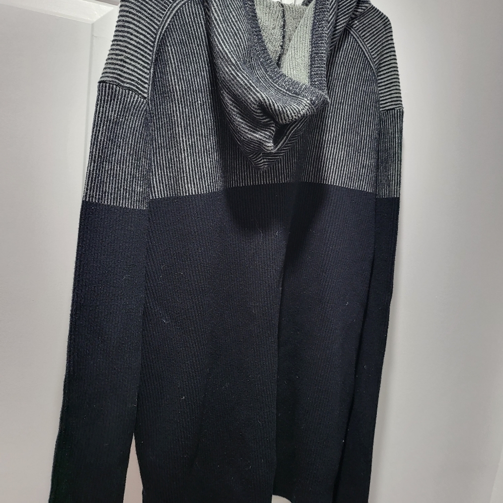 Express two tone hoodie - Picture 3 of 3